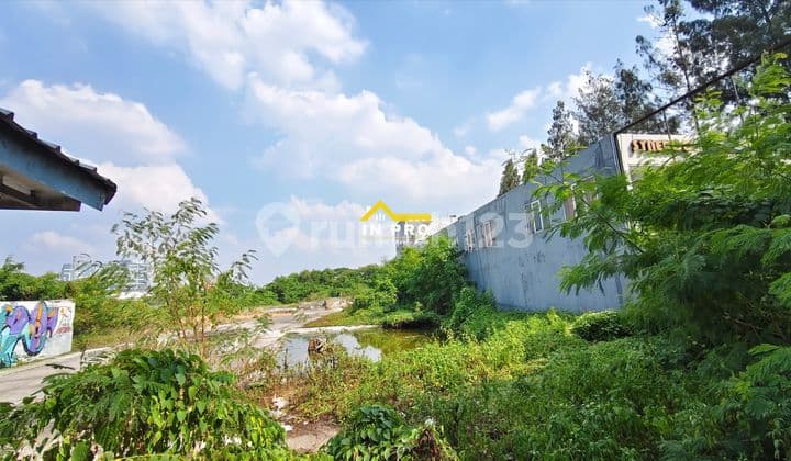 For Rent: Spacious Land Suitable for Restaurants and Sports Facilities
