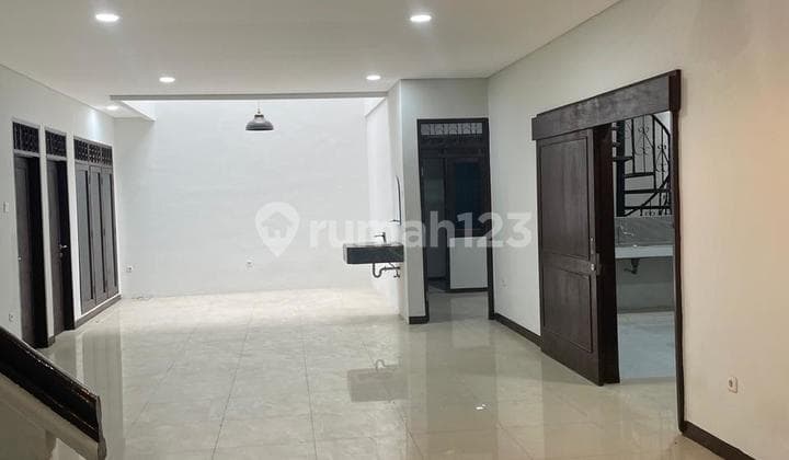 Disewakan Rumah 2 Lantai di Duri Intan - Durikepa - Jakarta Barat