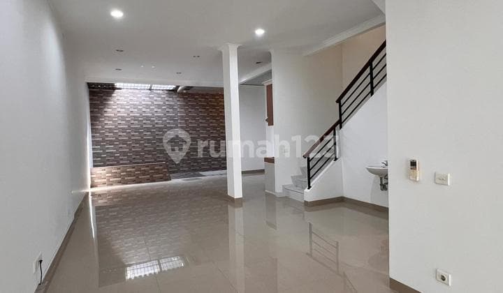 Disewakan Murah Rumah Bagus Siap Huni 2 Lantai Semi Furnished di Cluster Topaz Phg Gading Serong