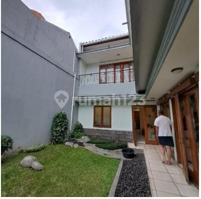 Rumah Hook Strategis Nyaman di Cluster Setra Indah Bandung Utara