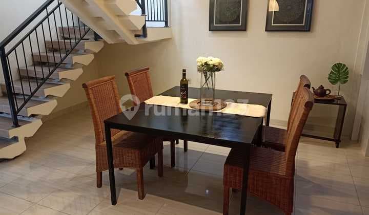 Jual Rumah Cantik 2 Lantai di Sayap Burangrang Bandung Pusat Kota