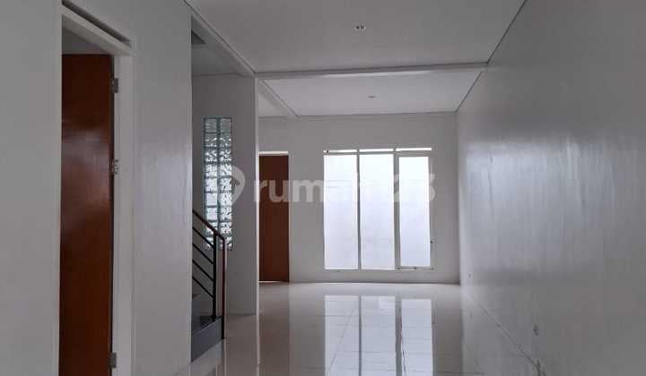 Jual Rumah Murah 2 Lantai di Komplek Dprd Ciwaruga Bandung