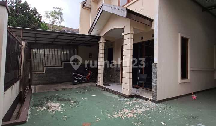 Sale of Well-Maintained Cheap House in Hook Area, Setra Duta Complex, Bandung.