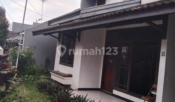 Strategic House for Rent near Pasteur Toll Road, Bandung.