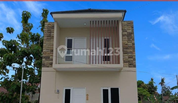 2-Story House in Jogja, Banguntapan, 10 Minutes to Giwangan, Kotagede, with SHM