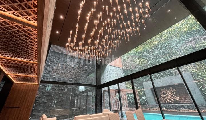 Rumah Mewah Pik 20x30 Full Furnished 4 Kamar Tidur Hadap Selatan