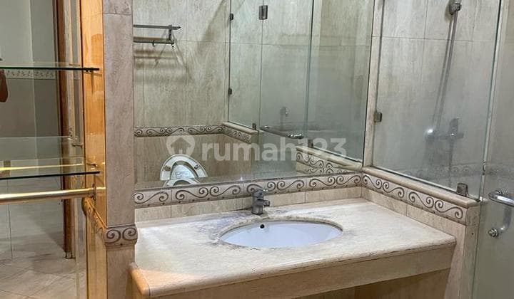 Ruko Muara Karang 5x24 Semi Furnished 3.5 Lantai Bagus