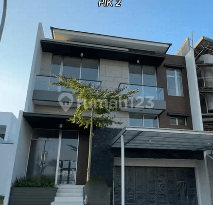 Rumah PIK2 PBV 10x30 Kosongan Renovasi 4 Kamar Tidur 2 Lantai