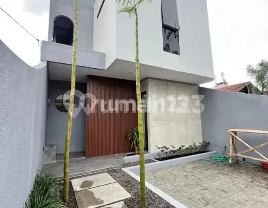 Rumah Baru Modern Minimalis 2 Lantai Dekat Tsm di Turangga Bandung