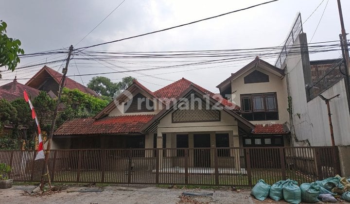 Spacious Riau Wing House for Offices and Business in Downtown Bandung