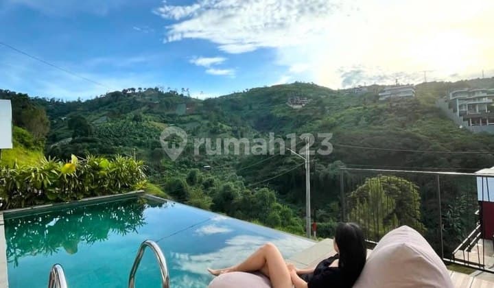 Rumah Lux Kolam Renang di Komplek Dago Village Dago Pakar Bandung