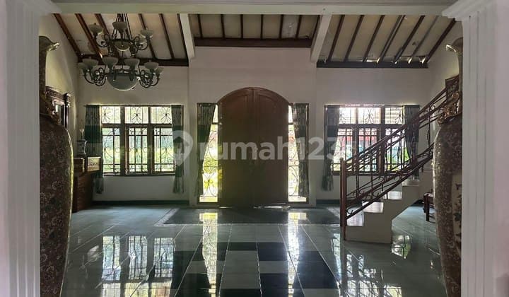 Rumah di Mainroad Cocok Utk Kantor dan Cafe Dekat Tsm Bandung