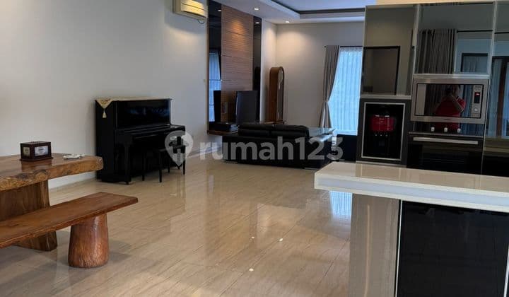 Rumah Mewah Terawat di Tatar Larangtapa Kota Baru Parahyangan