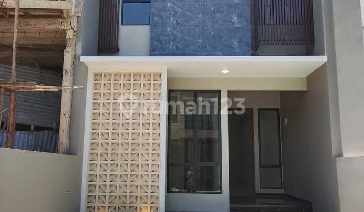 New 2-Story House Ready to Live Comfortably in Mekarwangi