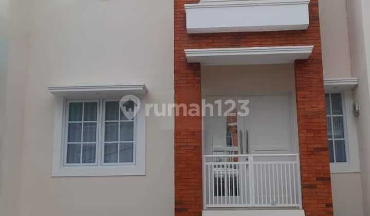 New Villa House with Good View in Sariwangi Complex, Bandung