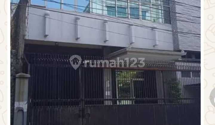 Gedung Lantai 4 Lantai Strategis di Gunung Sahari Jakarta Pusat