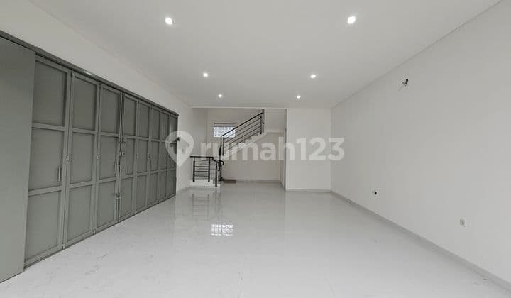 Ruko Luxury Strategis Soho Taman Kopo Indah 1