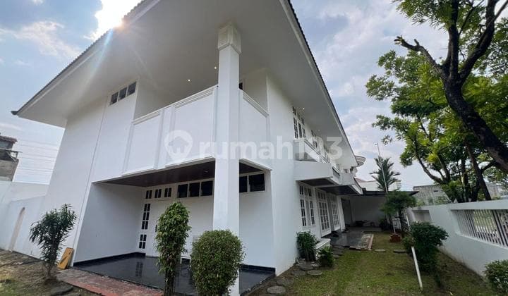 Grand Ready-to-Occupy House in Golf Arcamanik, Bandung