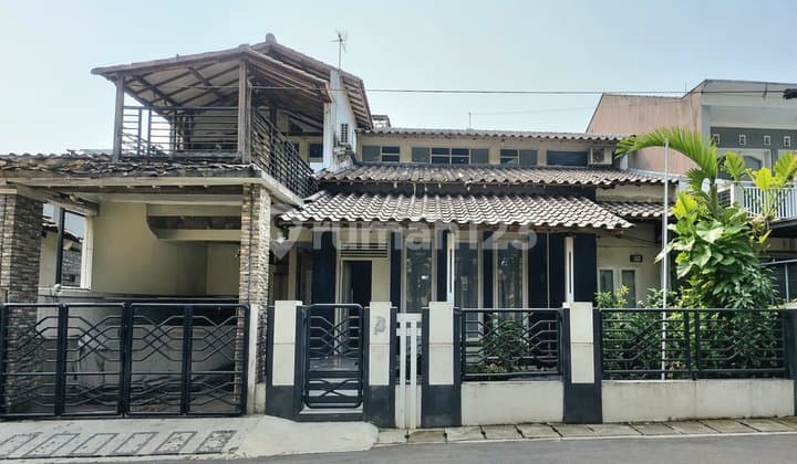 Murah !! Luas 180 Depan Taman Rumah Pondok Kelapa Jakarta Timur