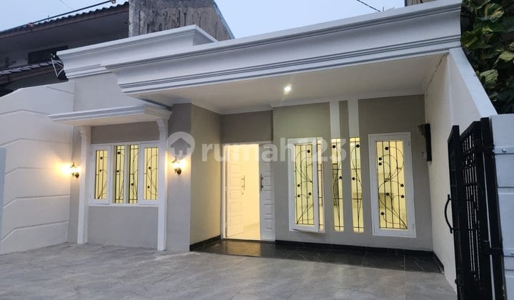 Siap Huni Baru Renov !! Luas 122 Rumah di Tebet Jakarta Selatan
