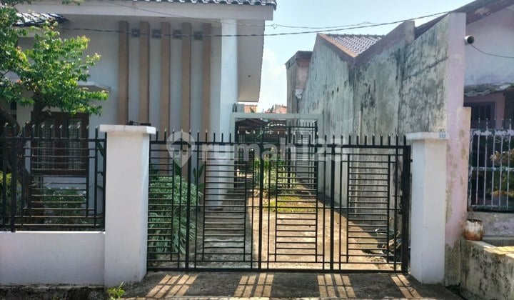 Cheap !! Spacious 200 Sq Yd Yard in Harapan Jaya Barata Bekasi