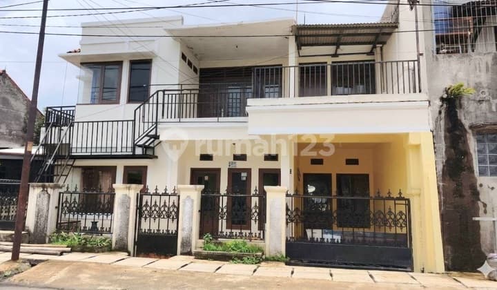 For Rent on Main Road Pancoran Mas Depok Large House