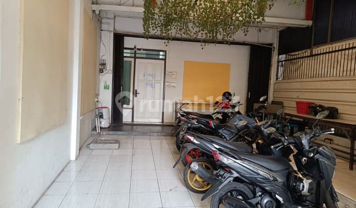 DIJUAL RUMAH KOST FURNISHED JATINEGARA 15 KAMAR JAKARTA TIMUR DEKAT STASIUN KRL