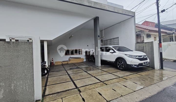 Design Arsitek Hoek Rumah di Pulomas Jakarta Timur