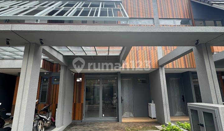 Cluster Asera Nishi Harapan Indah Swimming Pool Facility