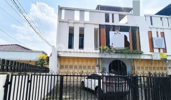 Translation: Busy Shophouse !! 5X20 Duren Sawit East Jakarta For Rent