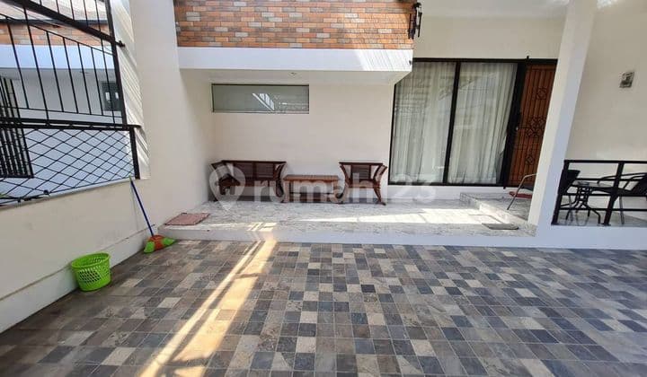 TURUN HARGA! RUMAH MODERN MINIMALIS 2 LANTAI SENI FURNISHED DI CIKUTRA