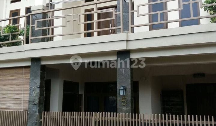 JUAL CEPAT RUMAH MINIMALIS 2 LANTAI di dekat Kiara artha park