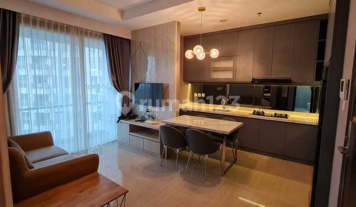 Citralake Suite Apartment. Luxurious. Fully Furnished. City View. 8th Floor.