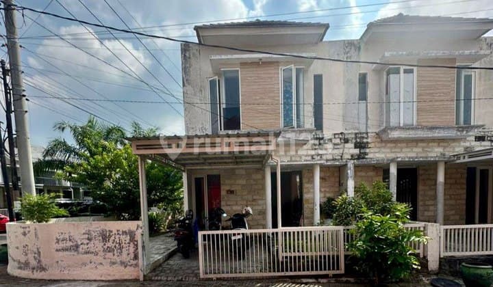 Rumah Hook Denaila Residence Dekat dengan Benowo