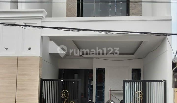 Rumah Babatan Pantai Utara Dekat Grand Kenjeran