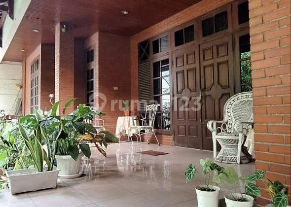 Jual Rumah Simo Gunung Barat, SHM, Kolam Renang, Dekat Tol