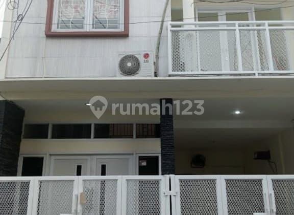 Rumah dijual 3 lantai di citra prima serpong siap huni