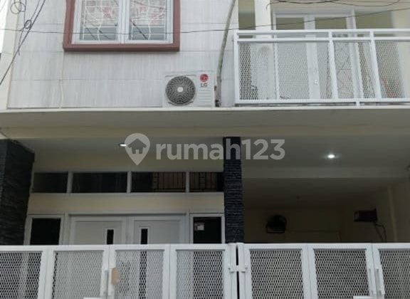 Rumah dijual 3 lantai di citra prima serpong siap huni