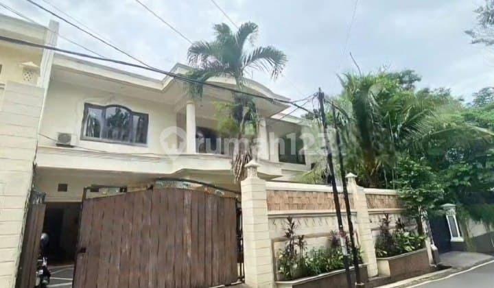 Rumah mewah siap huni disewakan di kemang jakarta selatan lokasi strategis