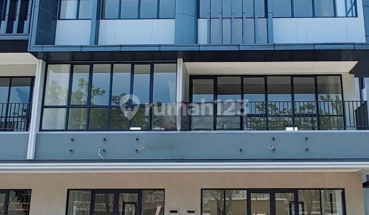 Ruko 3 Lantai Hadap Jalan di Greenwich Business Park Bsd City
