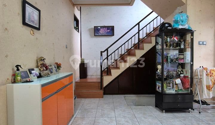 Puri Media 6x15 Semi Furnished Cheap