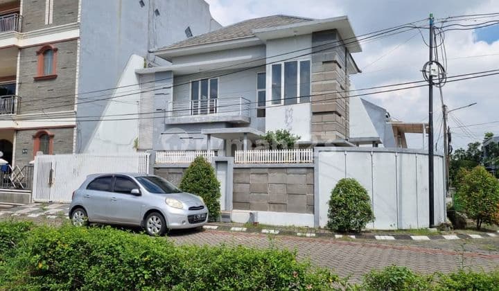 Dijual Rumah Babatan Pratama Wiyung Jalan Utama Model Minimalis Mewah