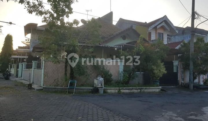 Dijual Rumah Hook di Taman Pondok Indah Wiyung