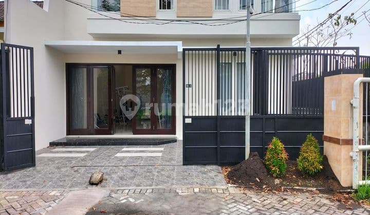 Rumah Hook Baru Greas Babatan Mukti Minimalis Bagus
Blok Depan