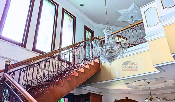 Disewakan Rumah Puri Indah Cocok Utk Usaha/Kantor