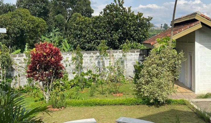 Villa Asri siap huni terawat di Cisarua Lembang Bandung