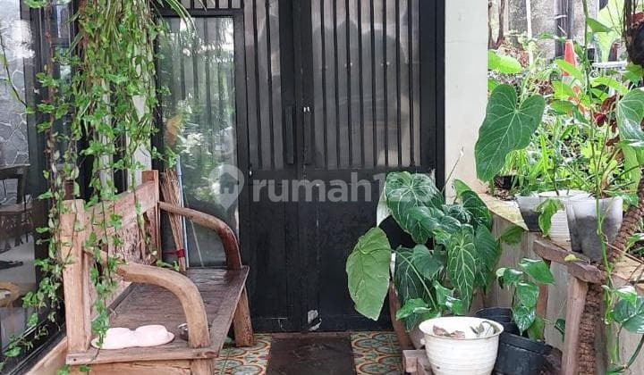 Rumah Siap Huni dengan Hunian Nyaman dan Asri di Ciputat.