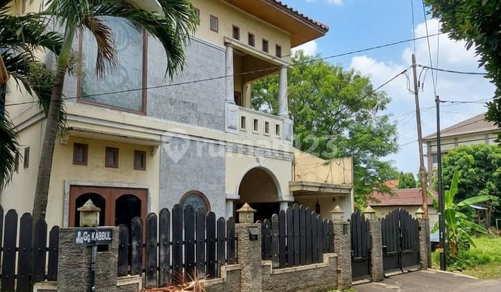 Rumah Besar 214M² Jakarta Timur Dekat Stasiun LRT, Whooz &Bandara Halim