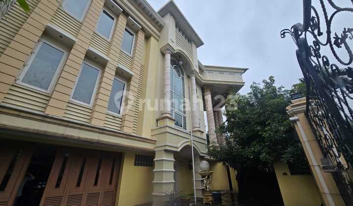 Premium House Pondok Indah, Hoek dan Siap Huni (Ak/Ir)