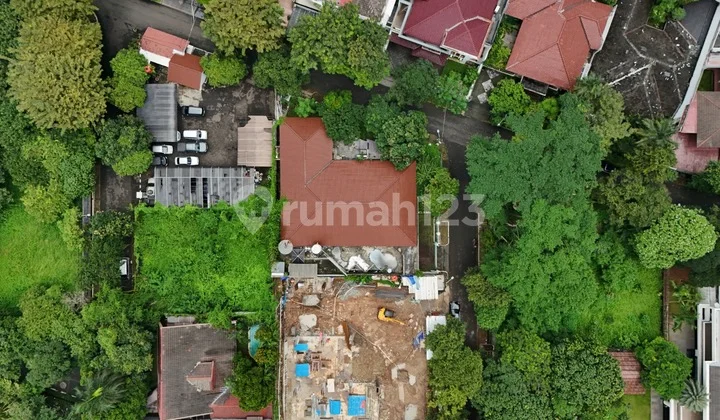 Harga di Bawah NJOP, Rumah di Area Premium Kuningan (Nb)